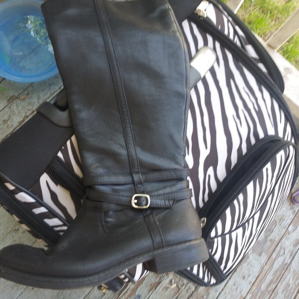Lauren conrad zippered boots